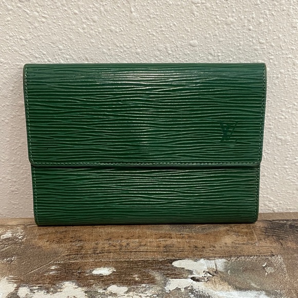 Louis Vuitton Green Epi Wallet - Picture 1 of 15